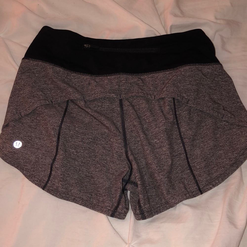 Lululemon Grey Speed Up Shorts Shorts 4” (Size 4)